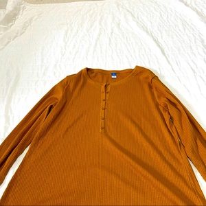 NWOT Old Navy XL Lettuce Trim Henley